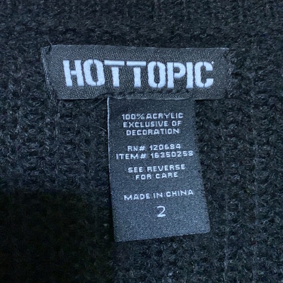 HOT TOPIC - CUTE BLACK & RED SWEATER WITH SKULL ๐ - Picture 3 of 9